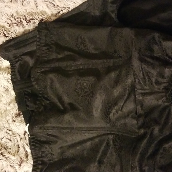 Black Shapewear Brief with Boning - Picture 4 of 4